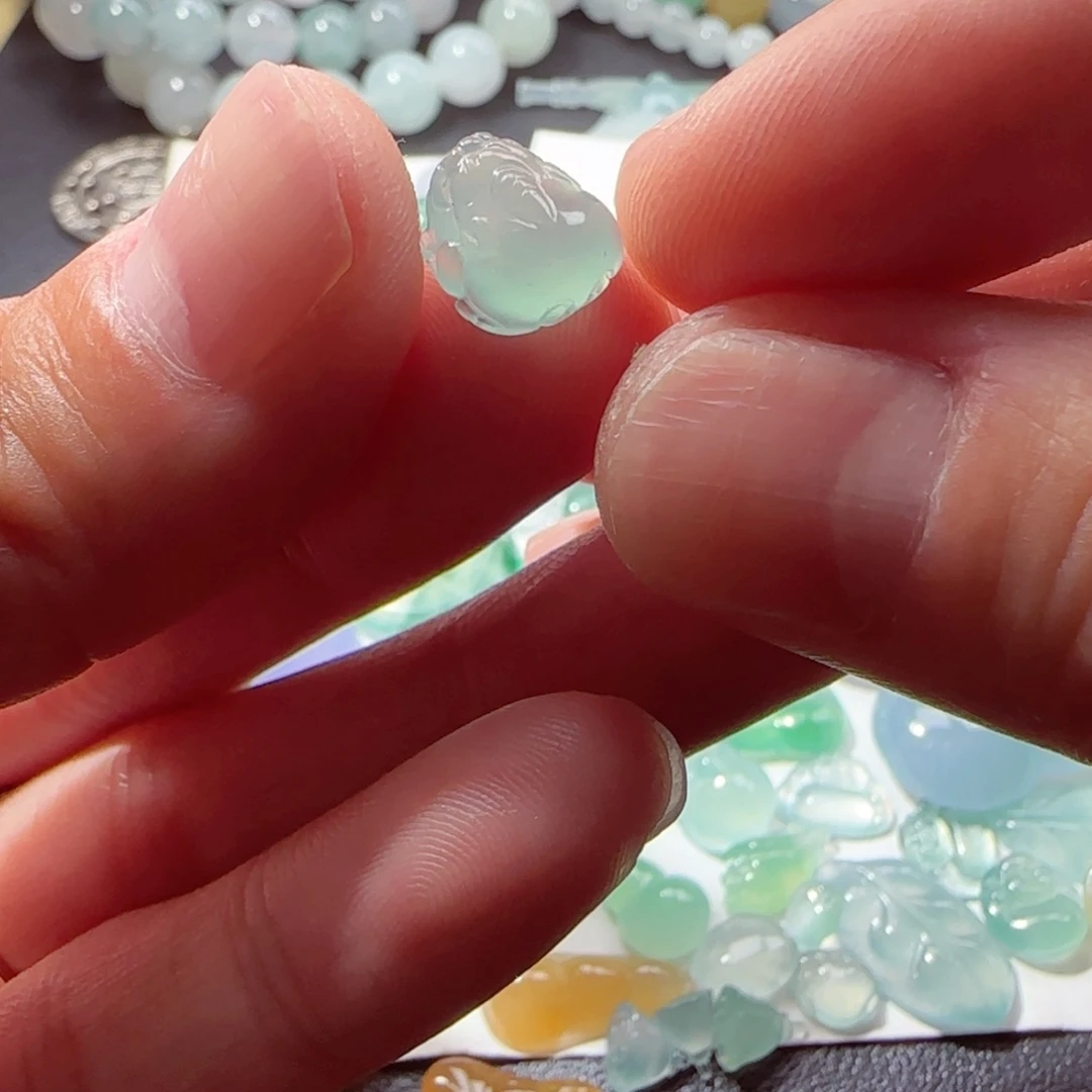 定制翡翠未镶嵌缅甸天然翡翠貔貅