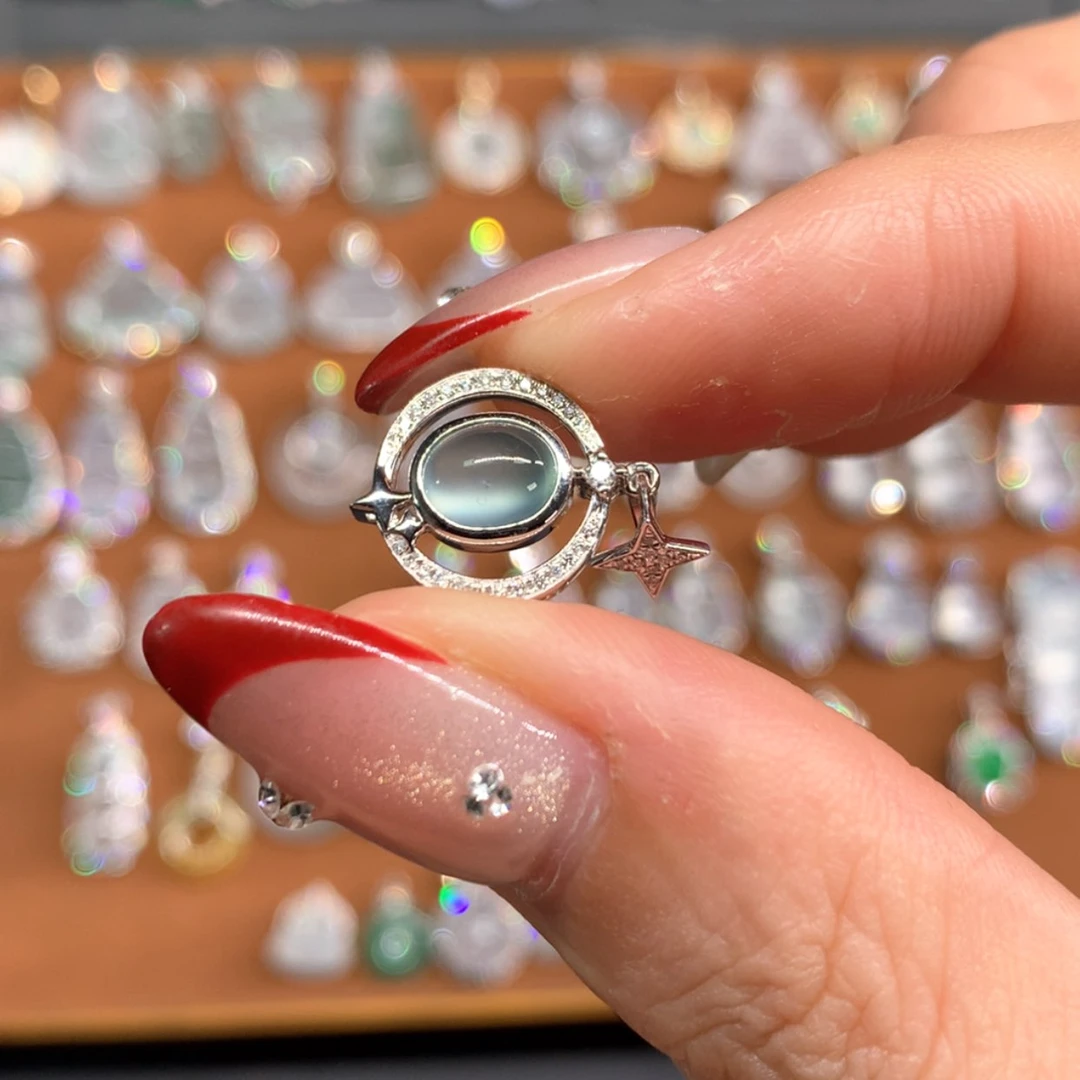 【闪购商品】翡翠颈饰18K金镶嵌吊坠