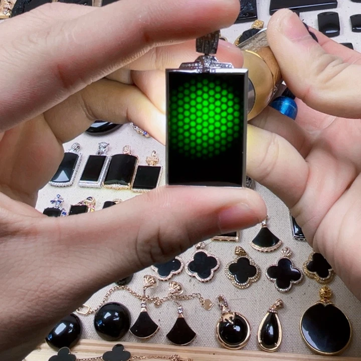 18K金镶嵌定制翡翠墨翠无事牌吊坠