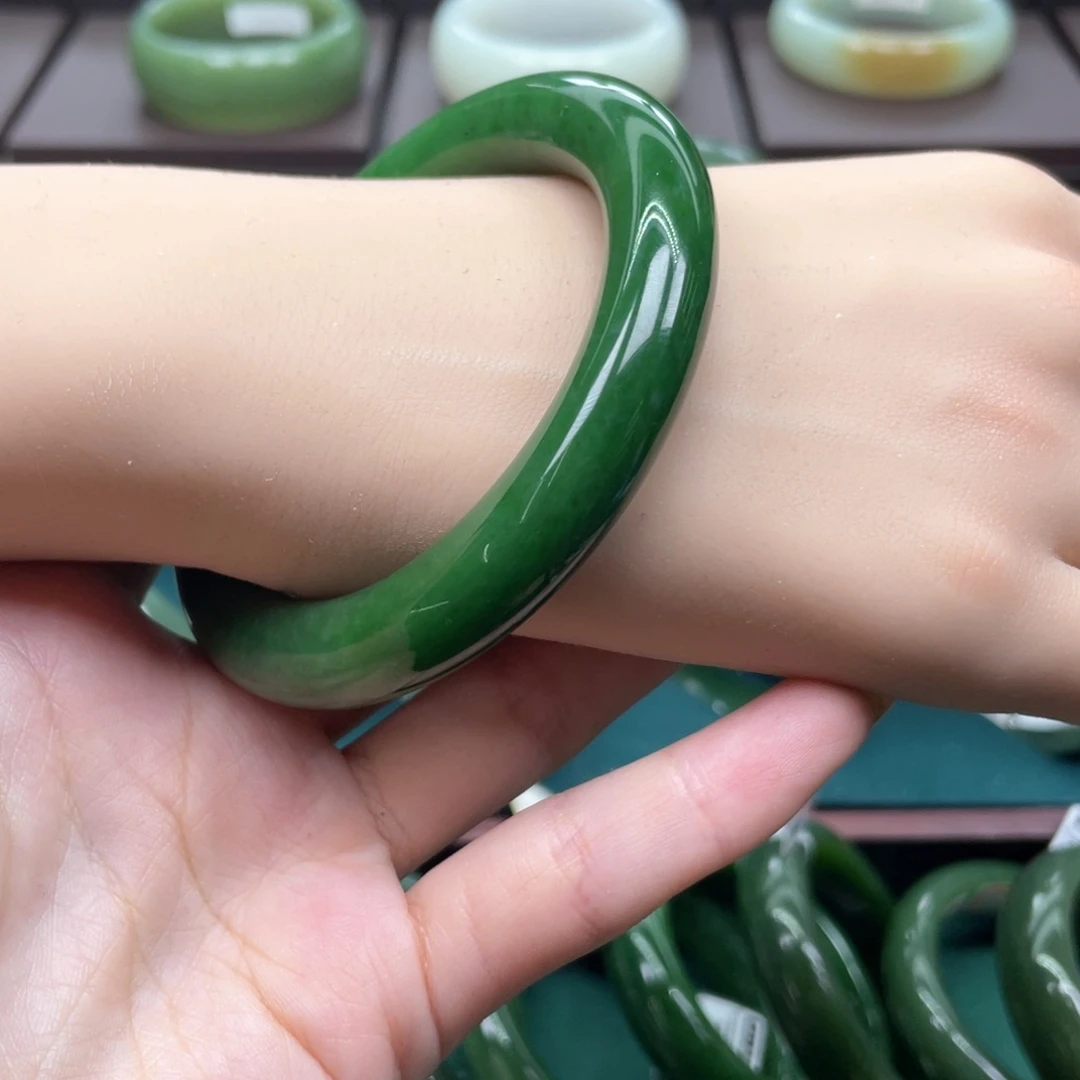 和田玉（碧玉）未镶嵌手镯56.57