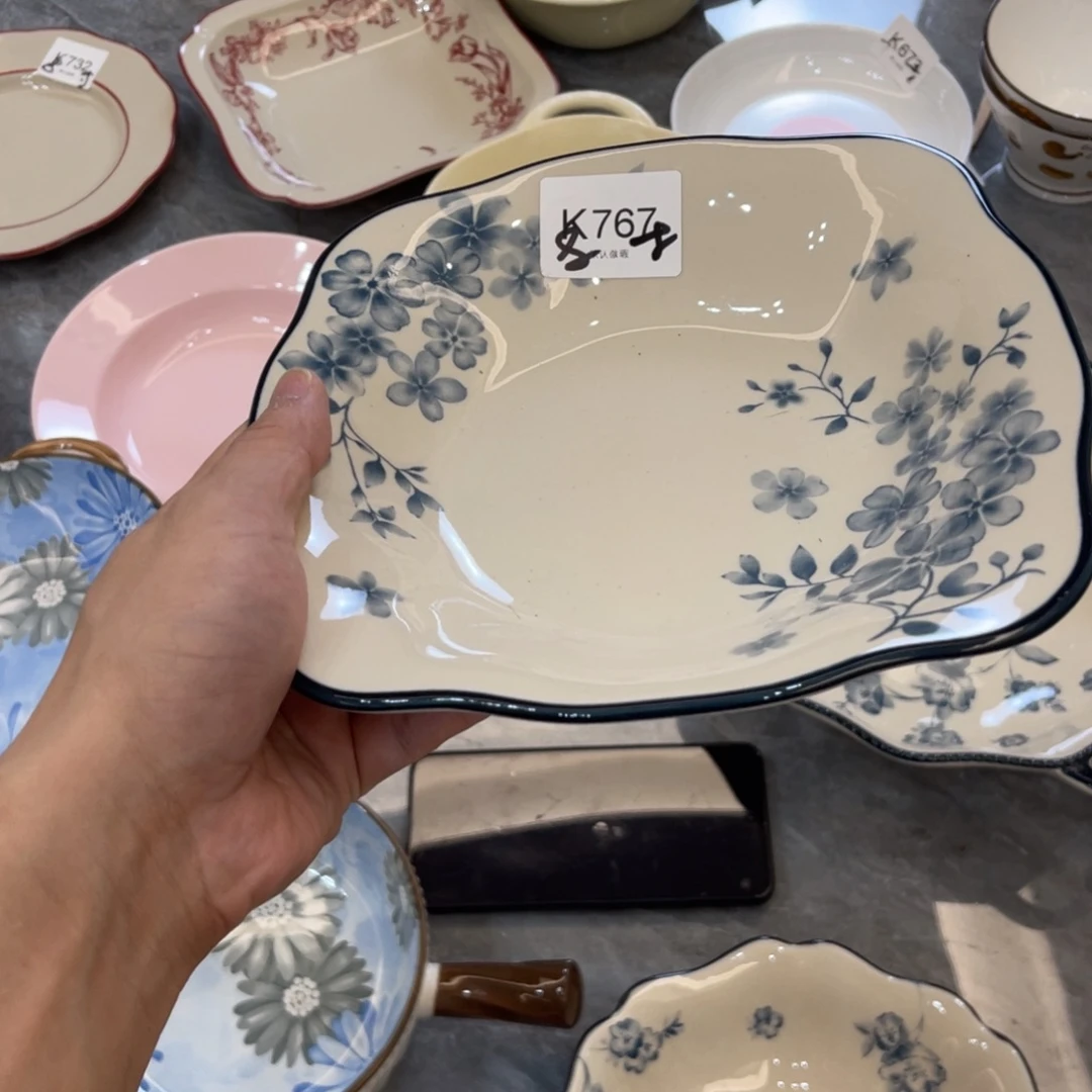 陶瓷微瑕餐具介意勿拍，满18飞！