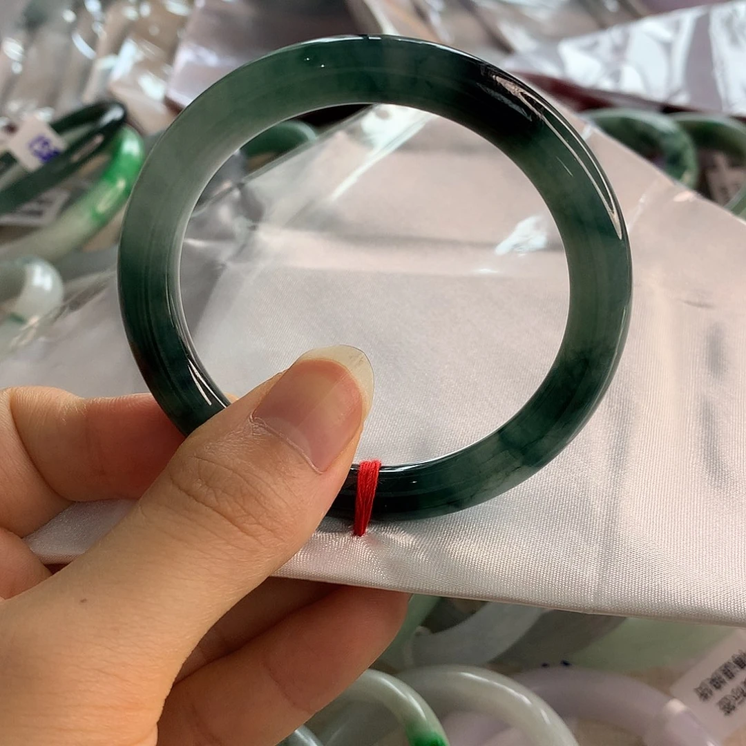 翡翠手镯未镶嵌圆条油绿花54