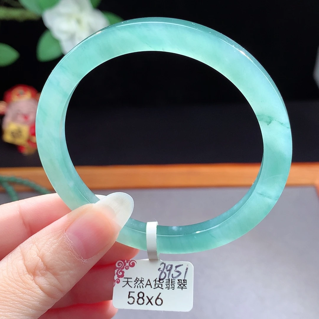 未镶嵌手镯（圆镯）翡翠
