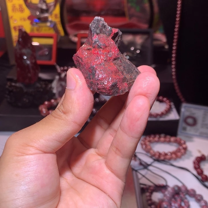 天然辰砂原石毛料