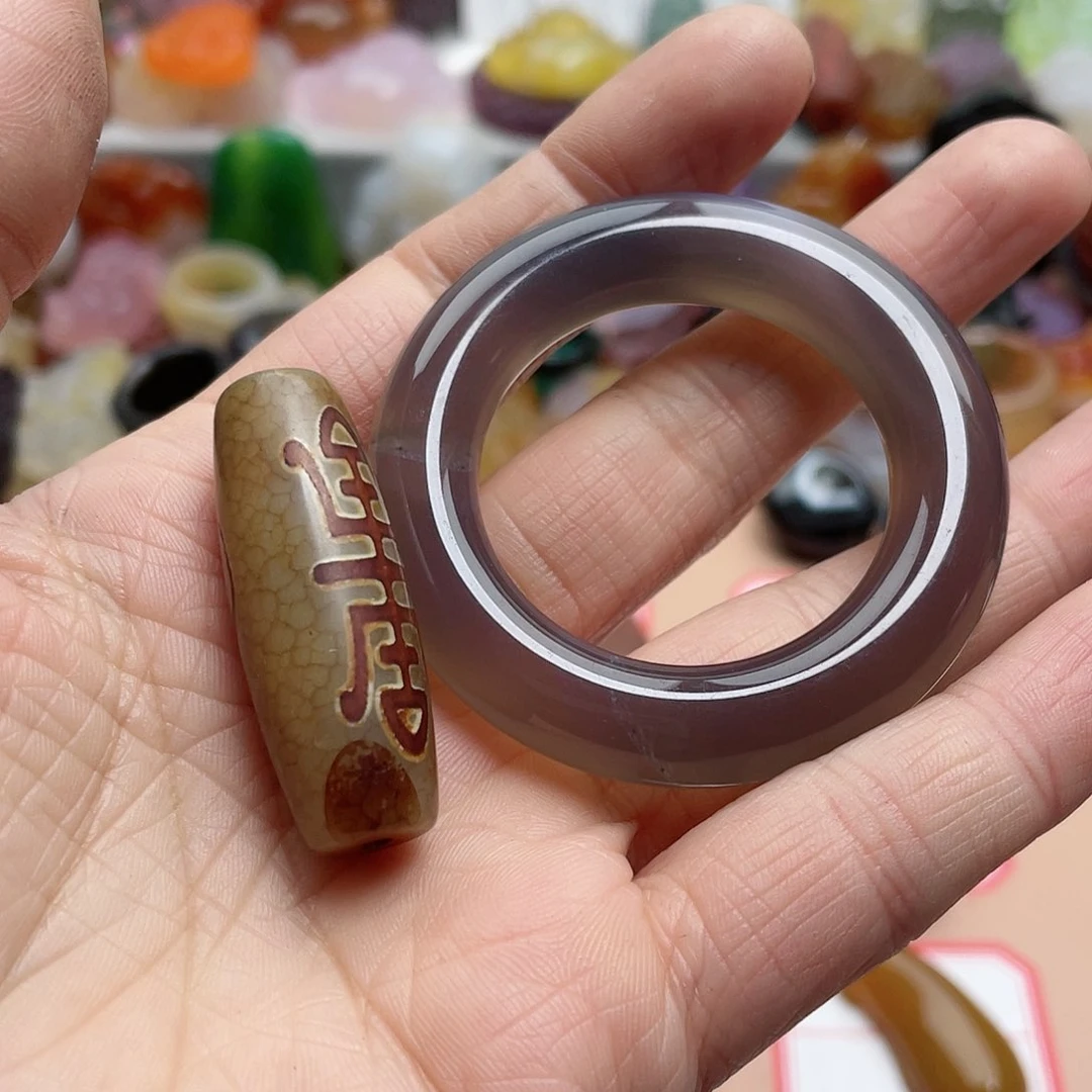 玛瑙/玉髓颈饰合金红**宝