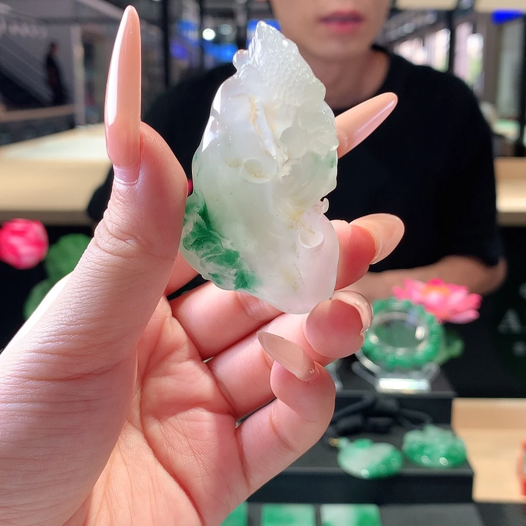 石英质玉未镶嵌吊坠