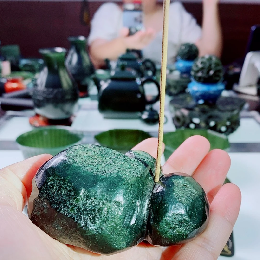 未镶嵌和田玉（青玉）摆件