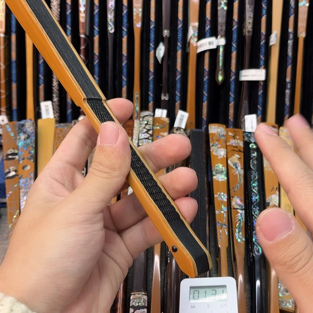 扇子纯手工制作的