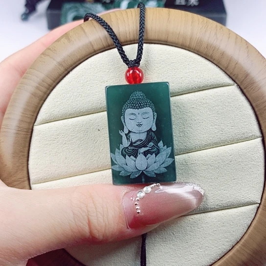翡翠未镶嵌颈饰宝宝佛
