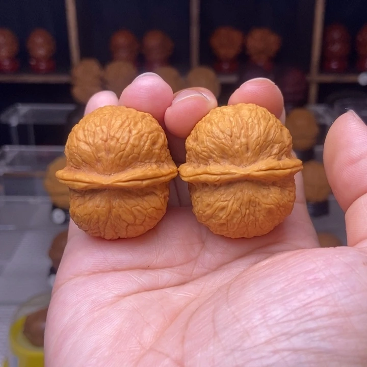文玩核桃吊坠3铁狮子头