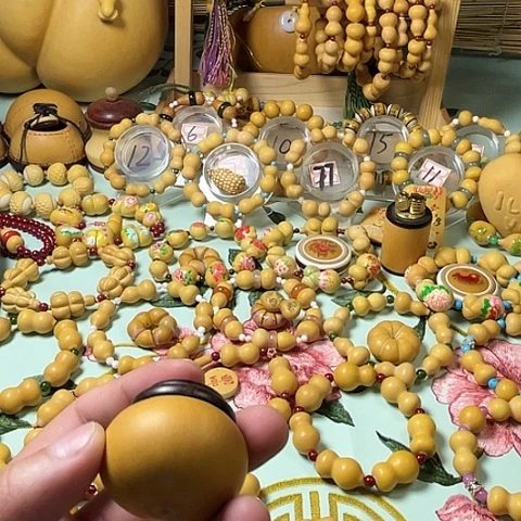 乌**亚葫芦手串制作工艺简单