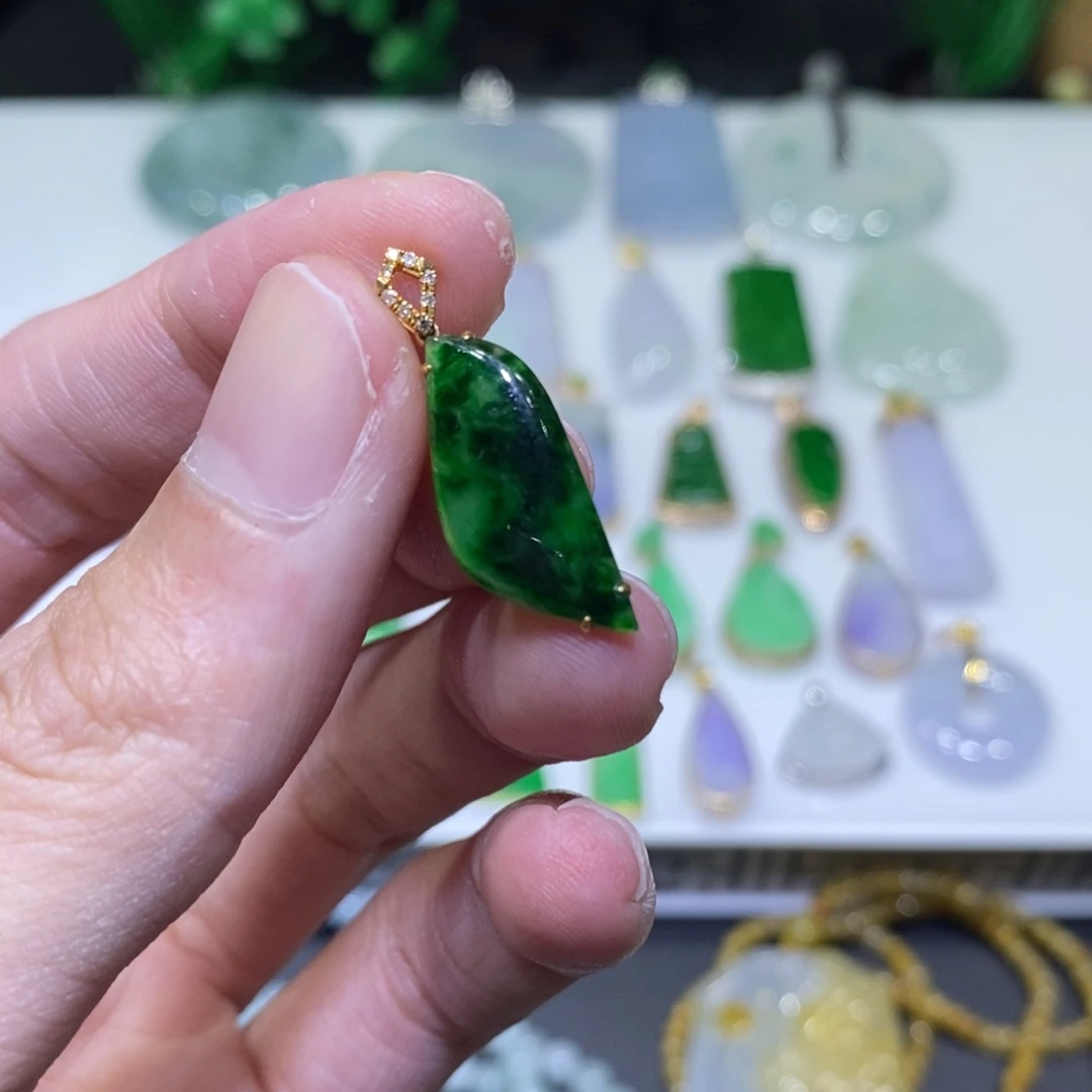 翡翠18K金镶嵌吊坠(不含链)