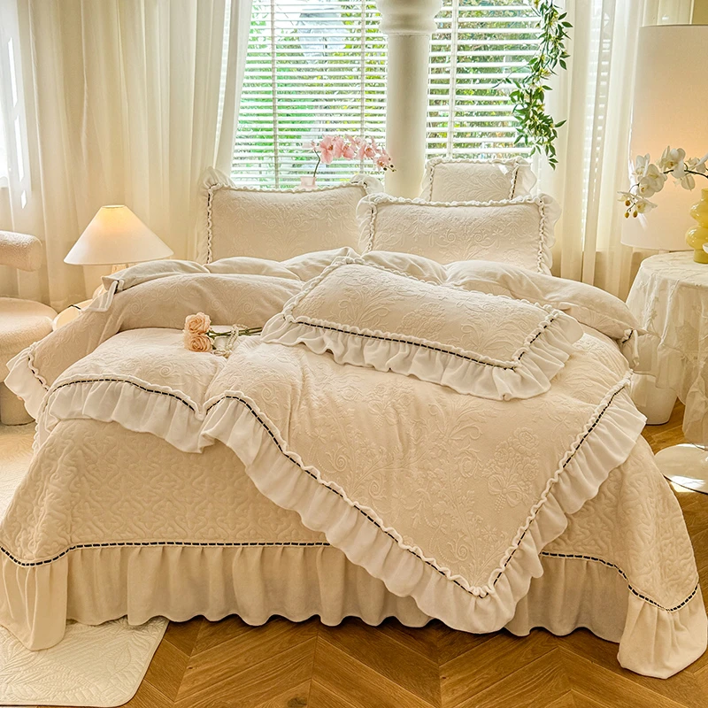 法式轻奢冬季加厚雕花牛奶绒床盖四件套双面绒被套被罩防滑抗静电