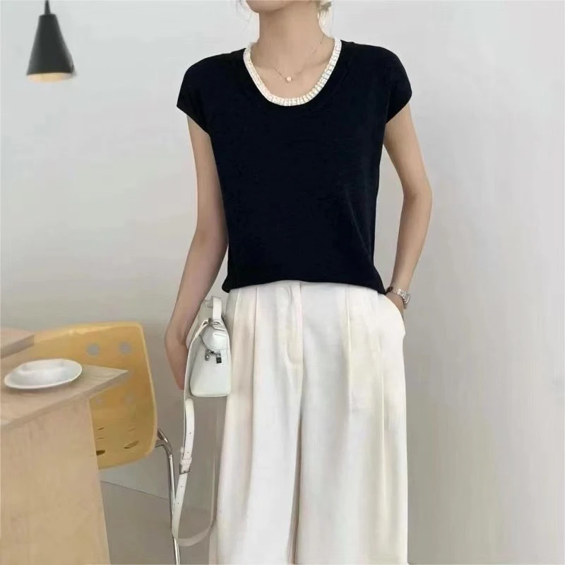 2025年夏季薄款简约U领蕾丝拼接短袖