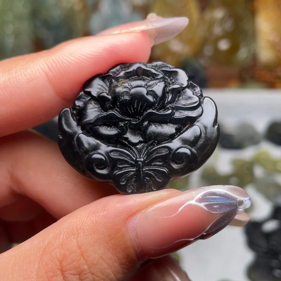 小***悠蛇纹石玉未镶嵌颈饰