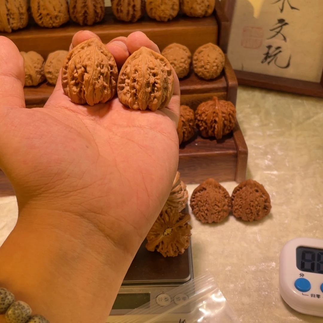 33赤龙鸡心全品文玩核桃