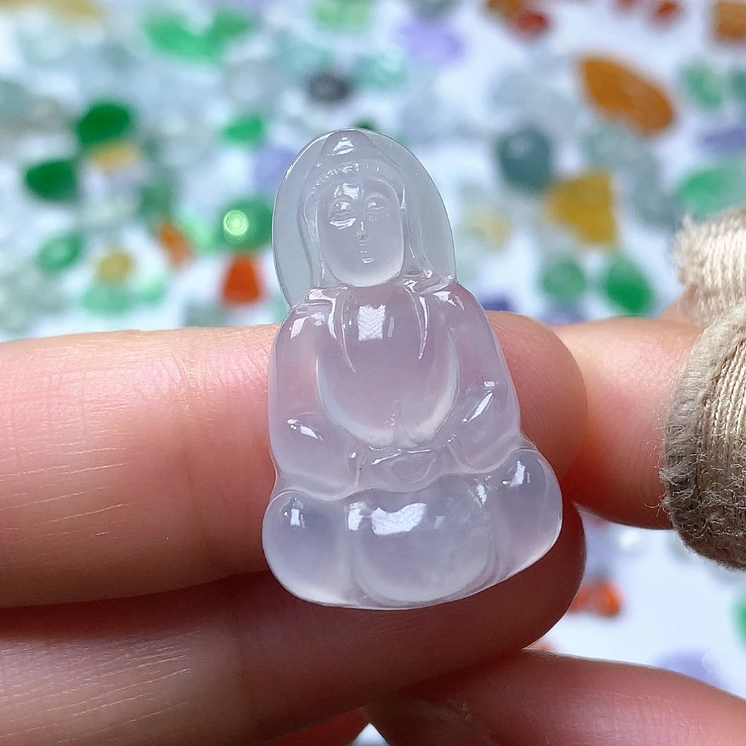 翡翠未镶嵌颈饰观音