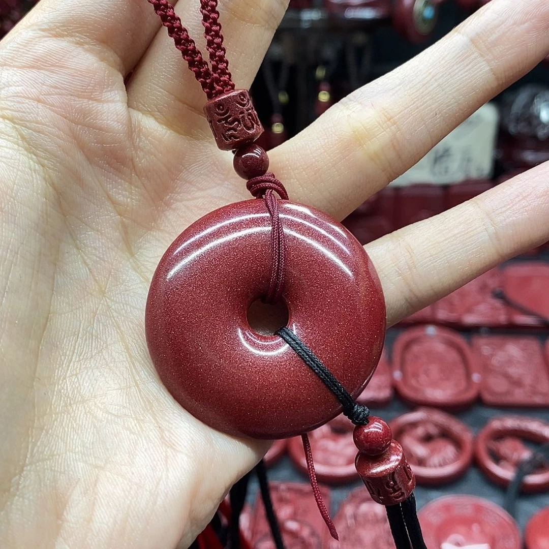 想***着天然辰砂大号平安扣