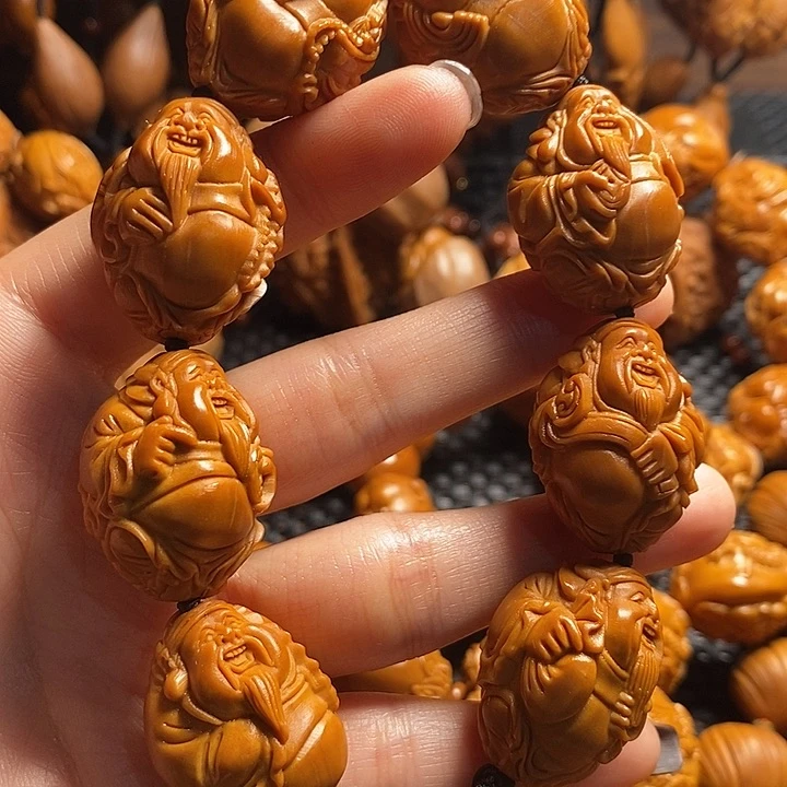 吊坠橄榄核乡**哥八宝财神