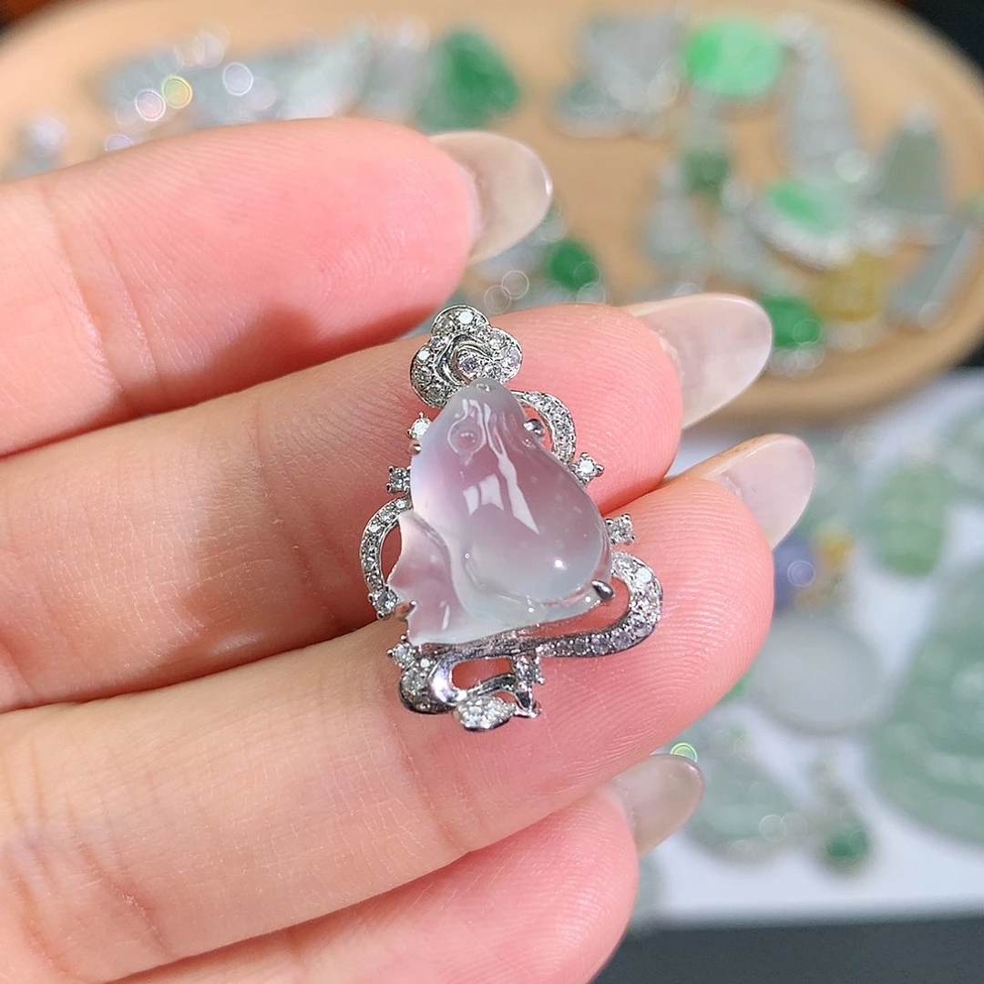 翡翠18K金镶嵌颈饰翡翠