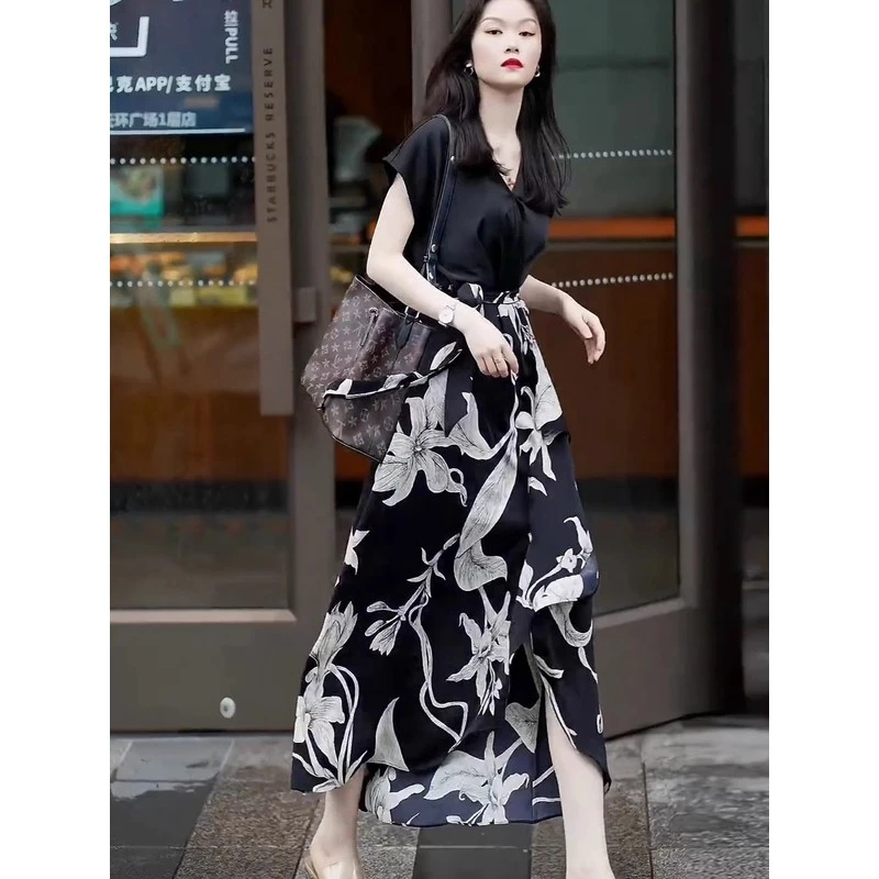 2025年夏桑蚕丝真丝设计感系带短袖V领印花气质连衣裙宽松长