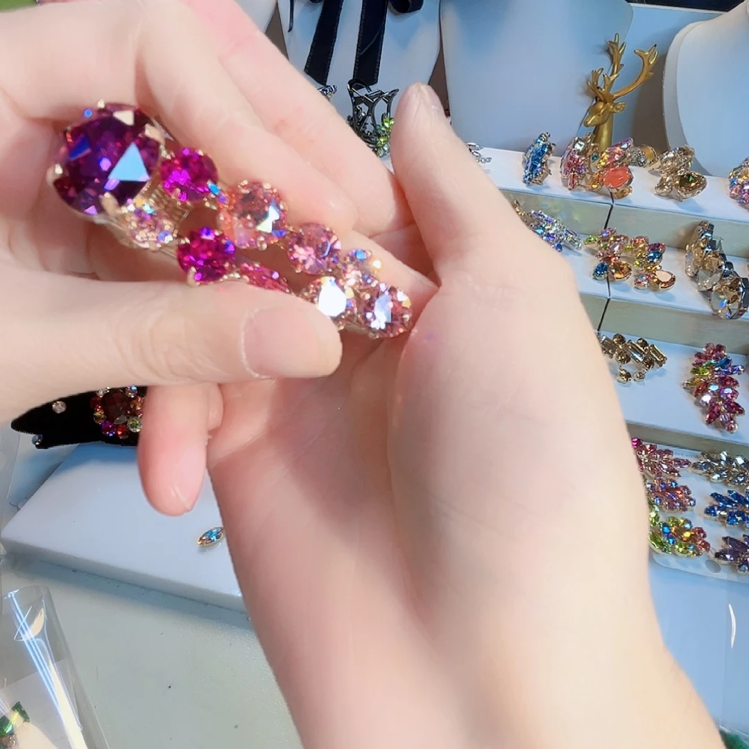 青***ᐤ大理石铁合金施华鸭嘴夹