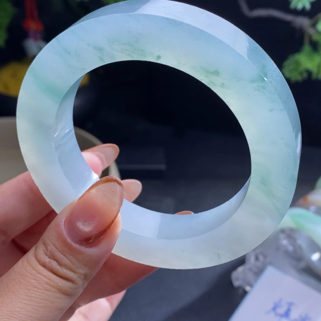 温***菲定制翡翠未镶嵌翡翠手镯