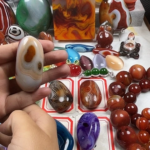 玛瑙/玉髓耳环未镶嵌