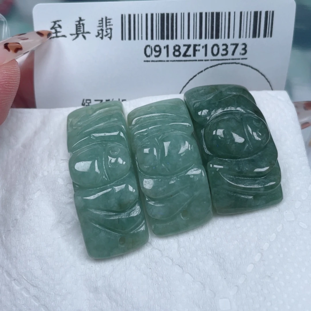 吊坠(不含链)未镶嵌翡翠