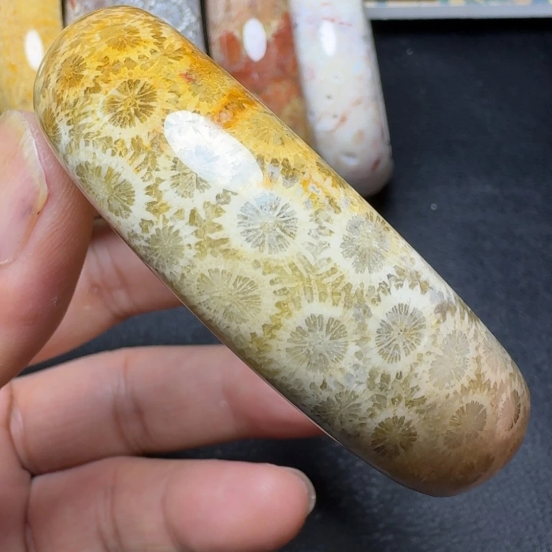 硅化玉纯天然色有机玉石保真色未镶嵌60圈口