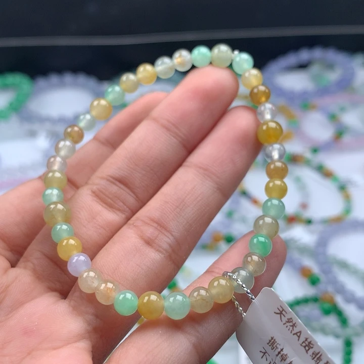 翡翠手镯未镶嵌卡