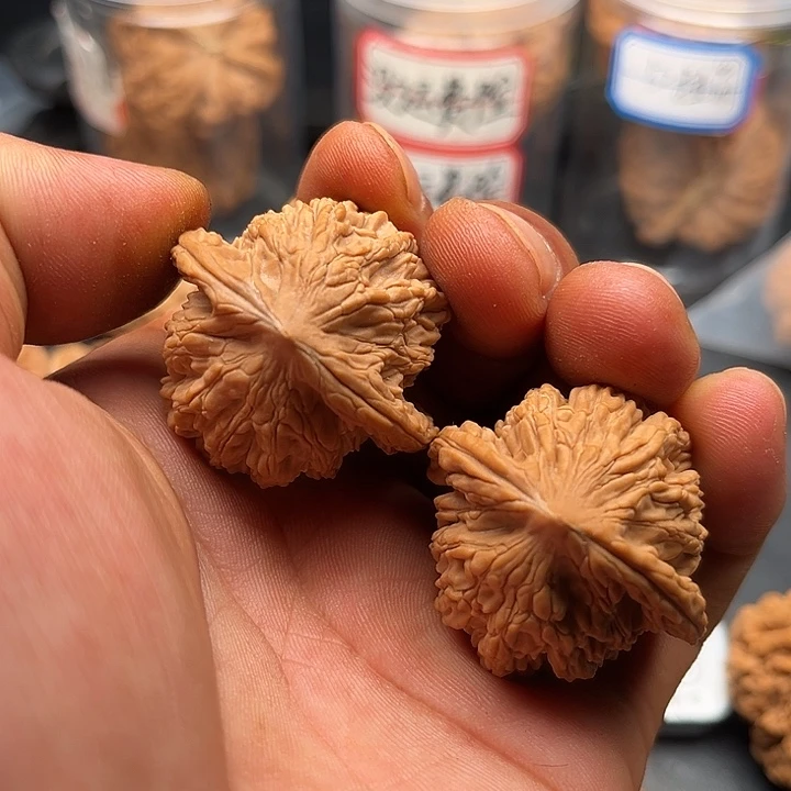 文玩核桃把件虎头