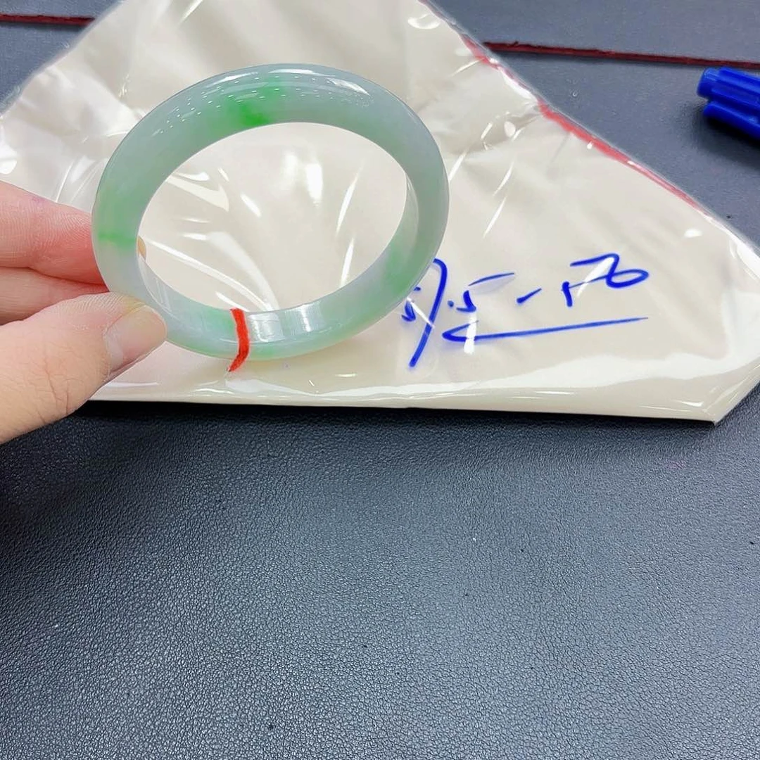 翡翠手镯未镶嵌手镯57