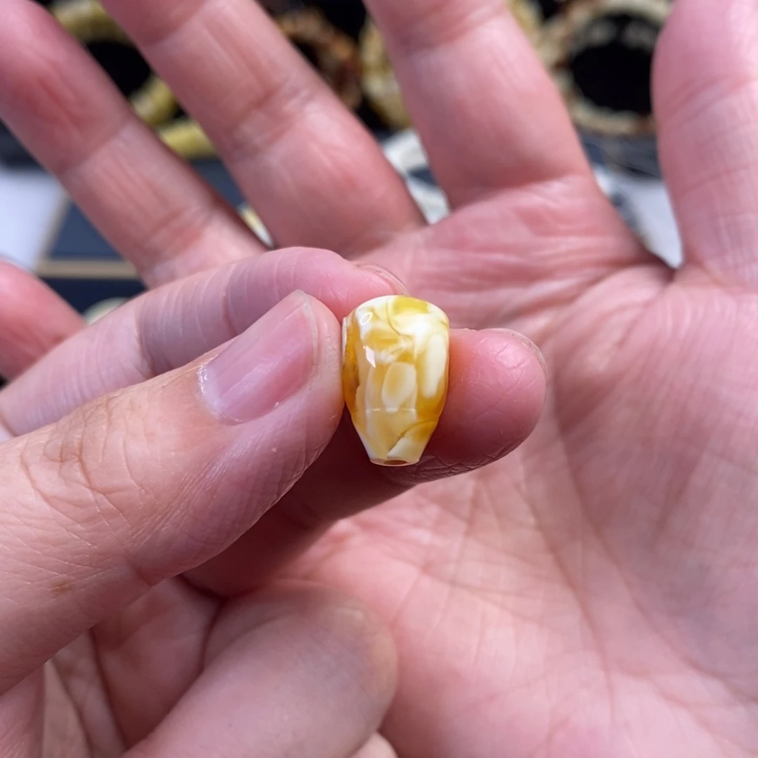 裸石蜜蜡未镶嵌沁色妖花三通9.8