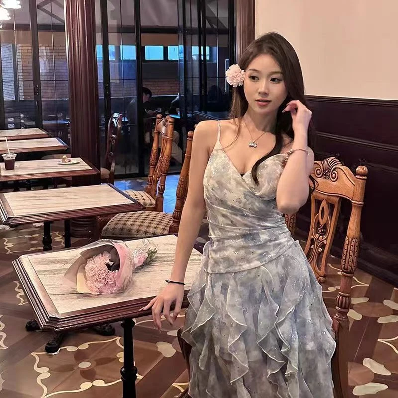 碎花吊带连衣裙女夏V领收腰气质仙女裙纯欲裙子小众辣妹甜美ins裙