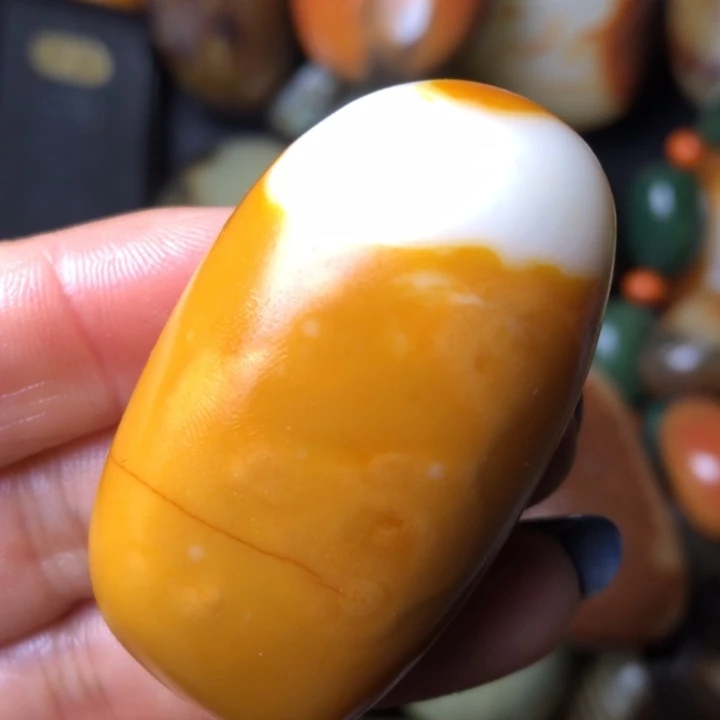 和田玉未镶嵌珠宝奇石