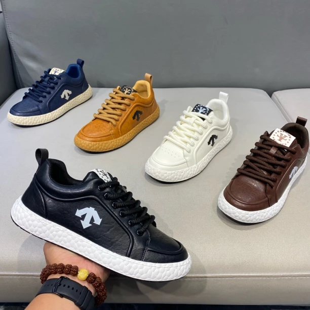 2025秋季新款低帮系带拼接烫印板鞋舒适防滑软底休闲鞋百搭男鞋