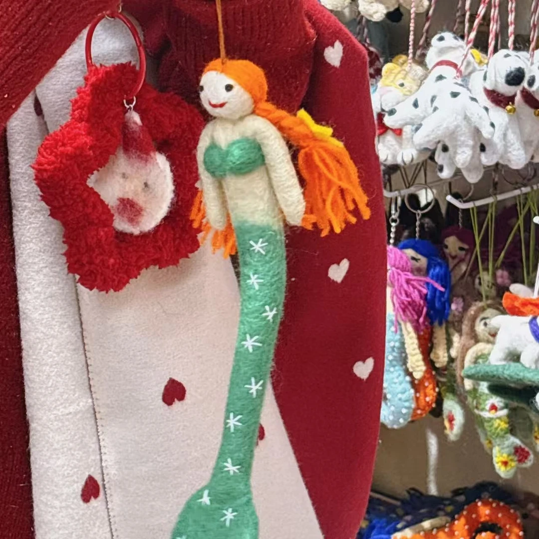 手工羊毛毡绿尾巴美人鱼手机挂件