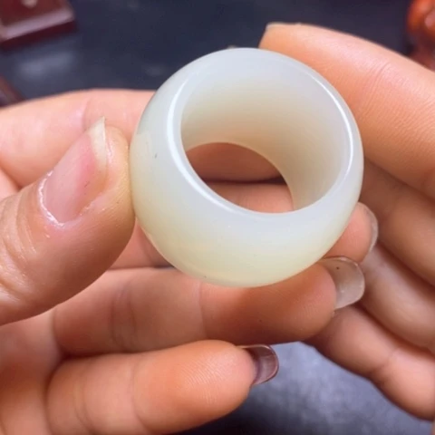 白玉菩提吊坠摆件