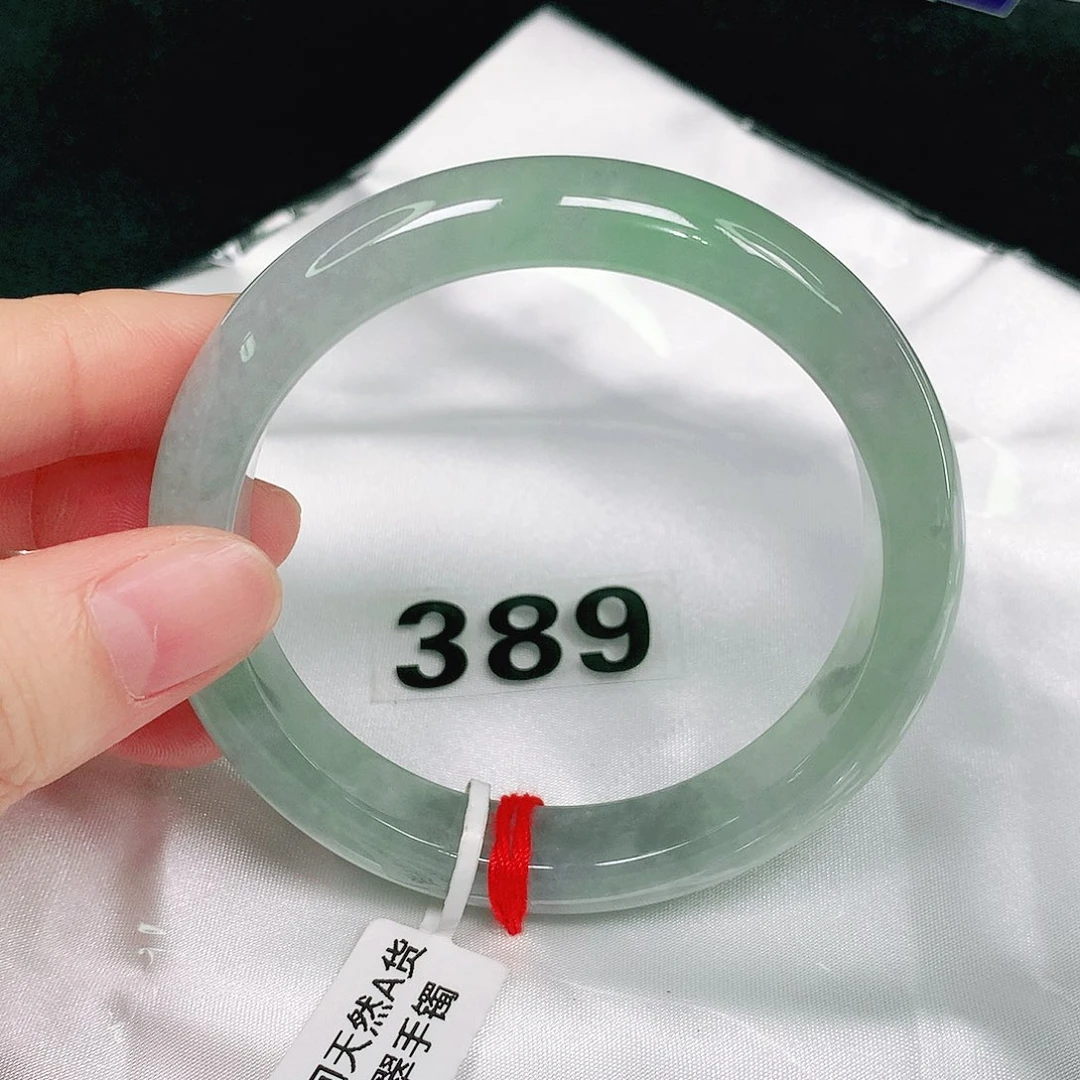 翡翠手镯未镶嵌翡翠手镯未镶嵌