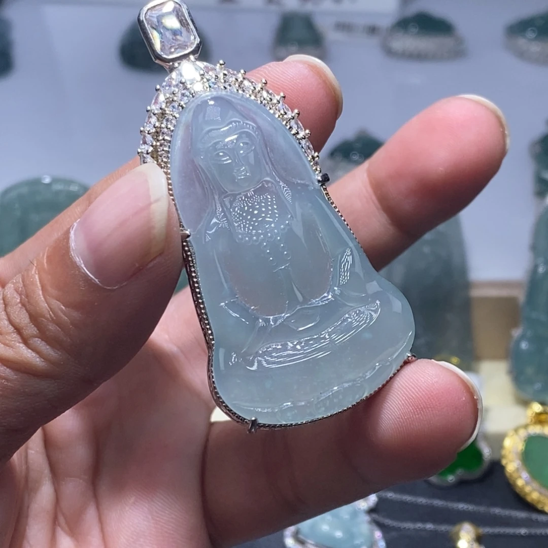 颈饰未镶嵌翡翠素衣观音吊坠