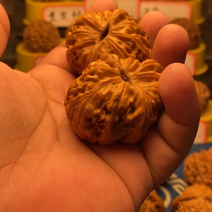 *****文玩核桃吊坠元宝47全品