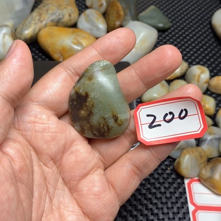 未镶嵌和田玉把件200