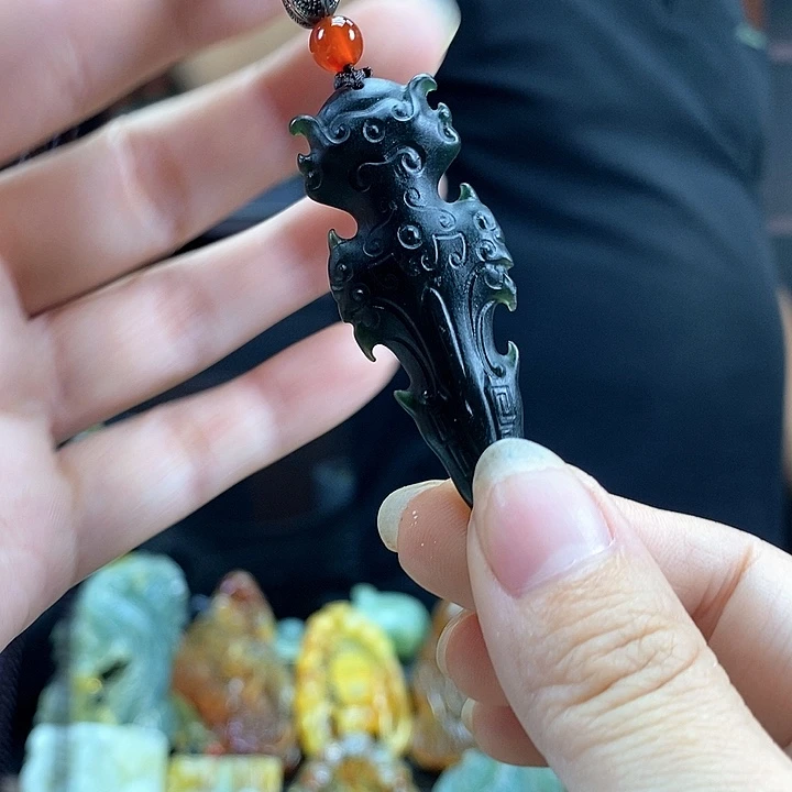用***7蛇纹石玉未镶嵌颈饰