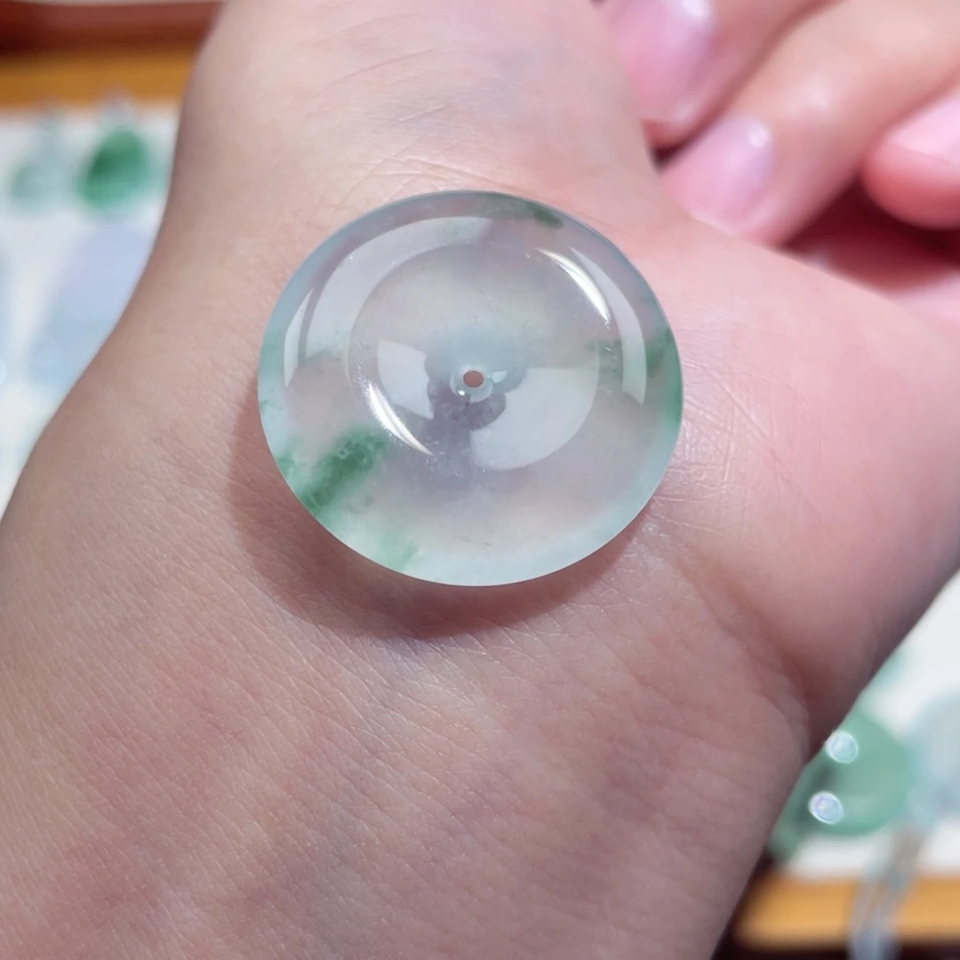 翡翠未镶嵌颈饰扣子