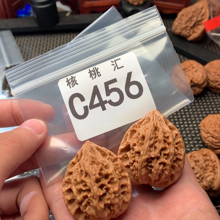文玩核桃吊坠13陵鸡心