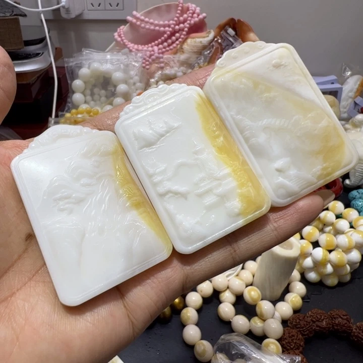 木质非金属带黄山水牌子