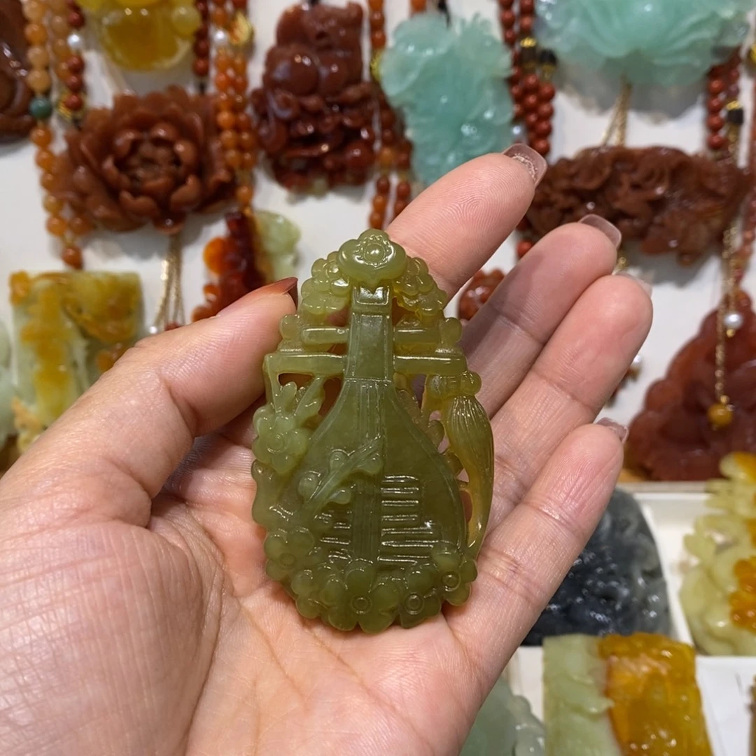 未镶嵌蛇纹石玉颈饰
