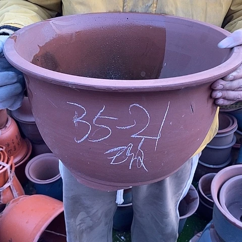 紫砂中国宜兴紫砂花盆，