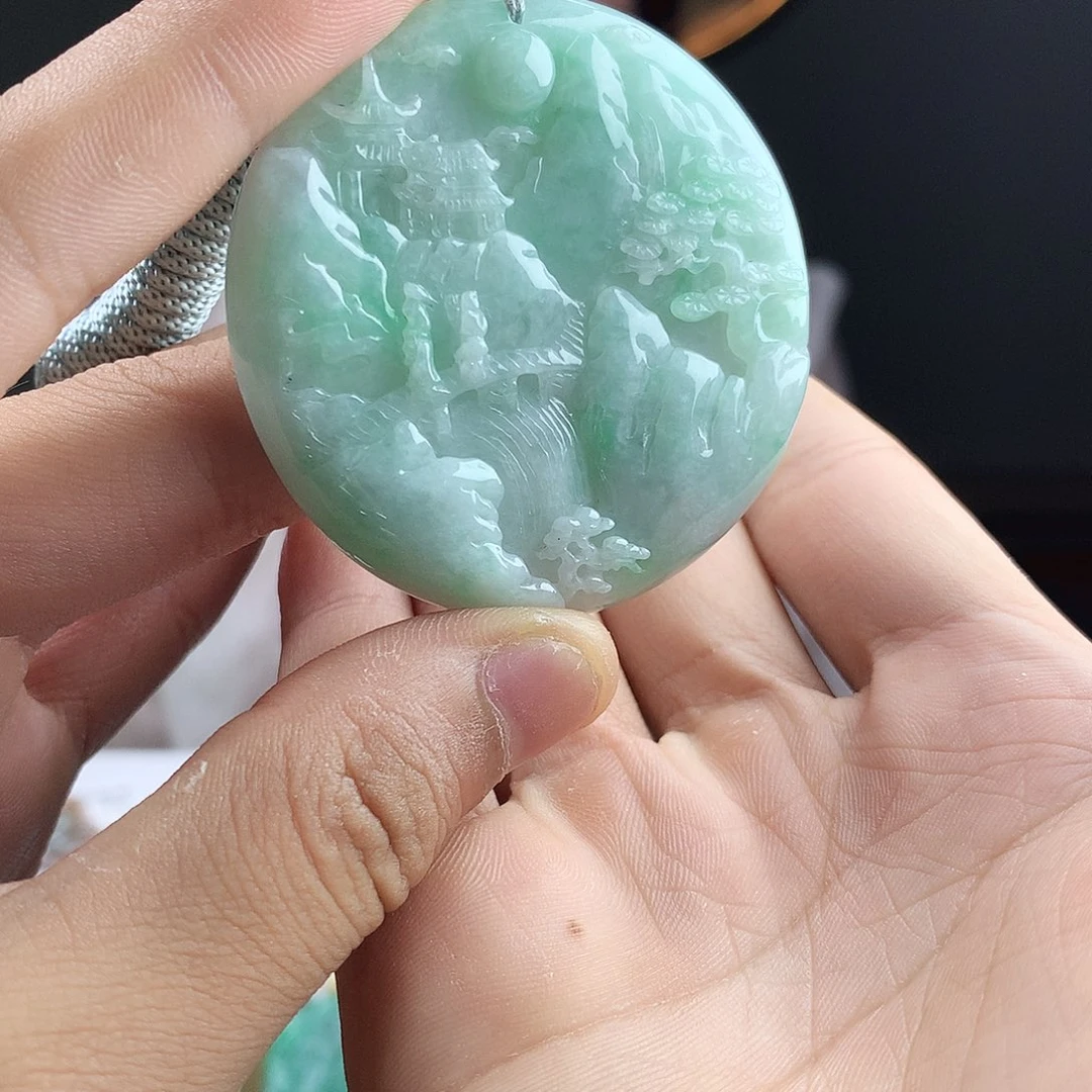 翡翠未镶嵌颈饰牌子